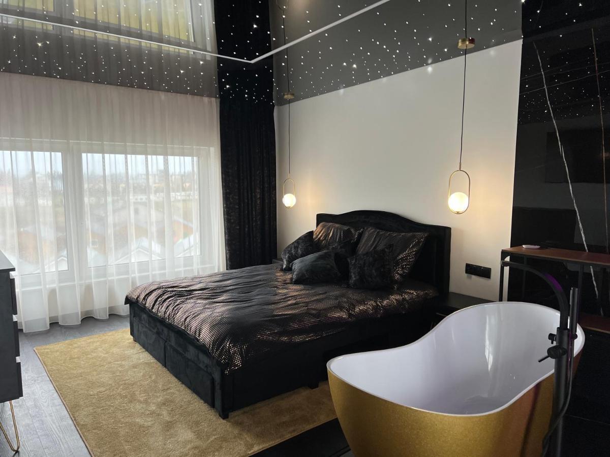 Apartament Premium Ze Zlota Wanna W Sypialni Widok Na Morze Dyskretny Taras Z Lozkiem - Baltyckie Sarbinowo 18 Exterior photo