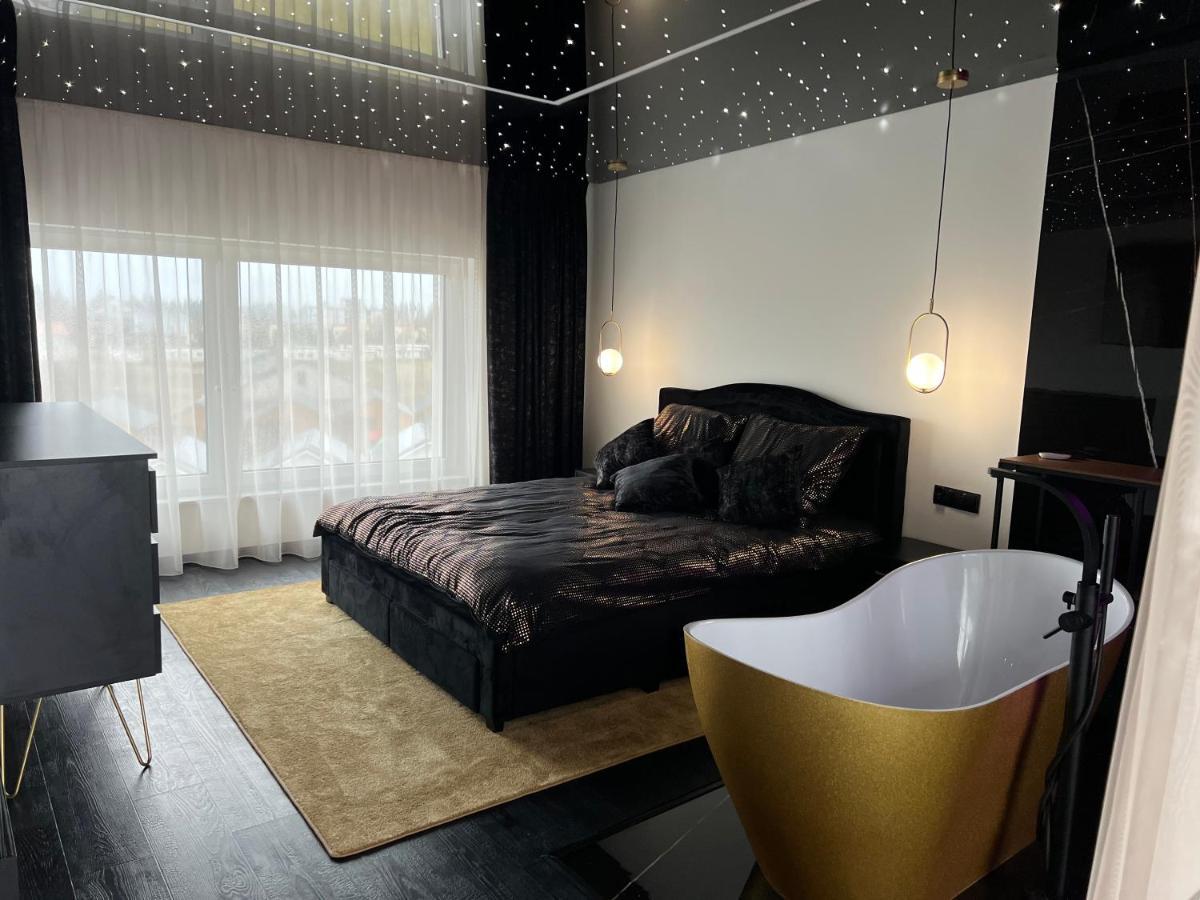 Apartament Premium Ze Zlota Wanna W Sypialni Widok Na Morze Dyskretny Taras Z Lozkiem - Baltyckie Sarbinowo 18 Exterior photo
