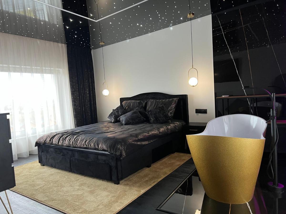 Apartament Premium Ze Zlota Wanna W Sypialni Widok Na Morze Dyskretny Taras Z Lozkiem - Baltyckie Sarbinowo 18 Exterior photo